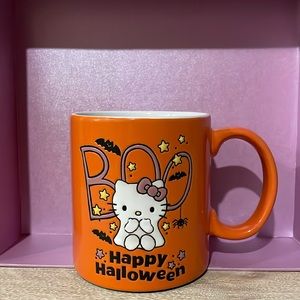 Add some spookiness to your morning coffee routine with this cute coffee mug! 🎃